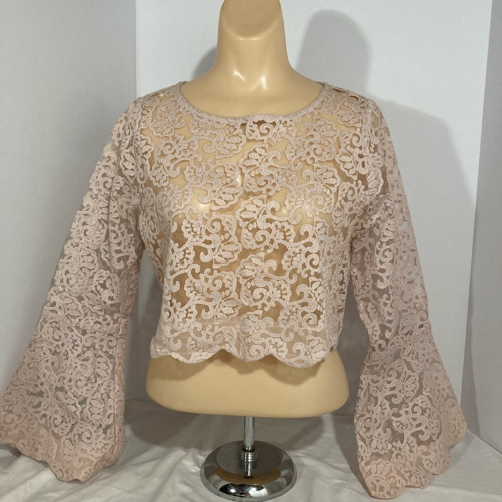 Elegant Lace Bell Sleeve Top - Pink
Item # TSbl1